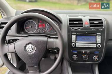 Хэтчбек Volkswagen Golf 2008 в 