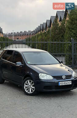 Хетчбек Volkswagen Golf 2005 в Вінниці