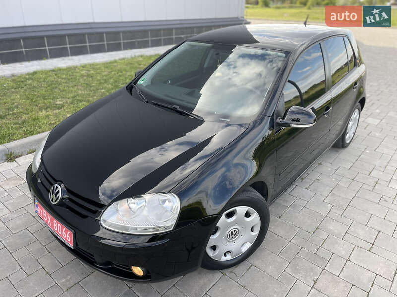 Хетчбек Volkswagen Golf 2008 в Рівному