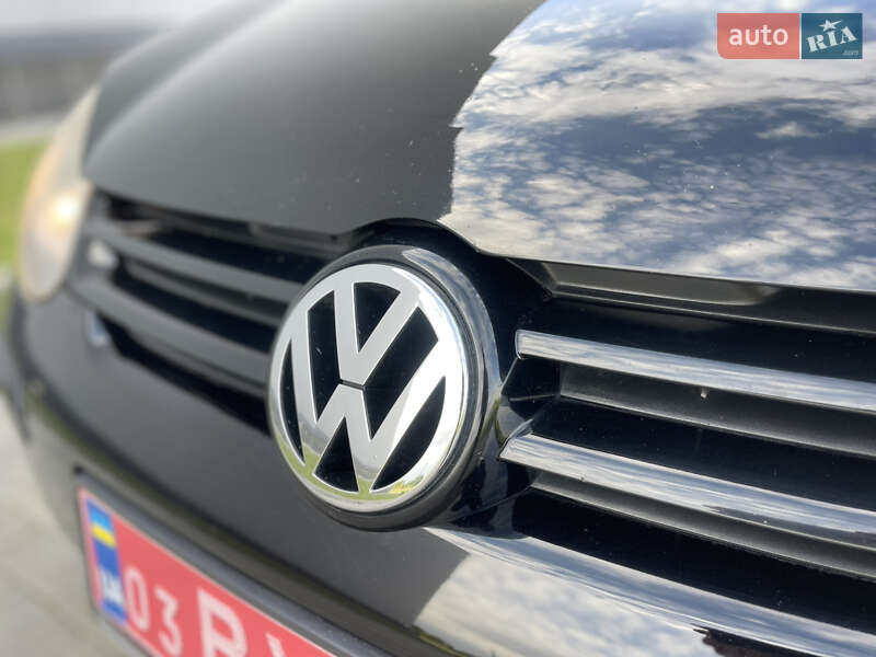 Хетчбек Volkswagen Golf 2008 в Рівному