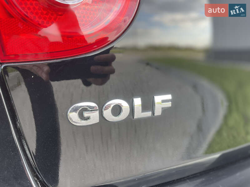 Хетчбек Volkswagen Golf 2008 в Рівному