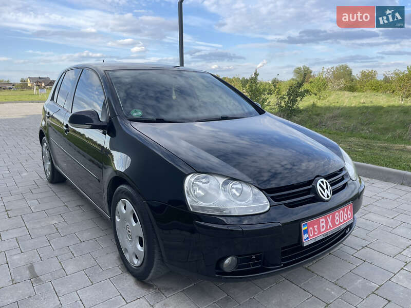 Хетчбек Volkswagen Golf 2008 в Рівному
