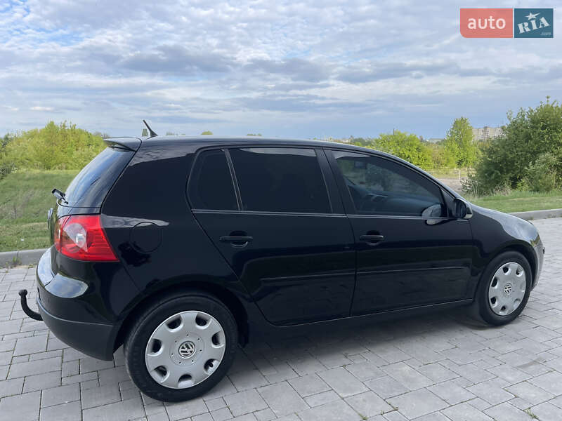 Хетчбек Volkswagen Golf 2008 в Рівному