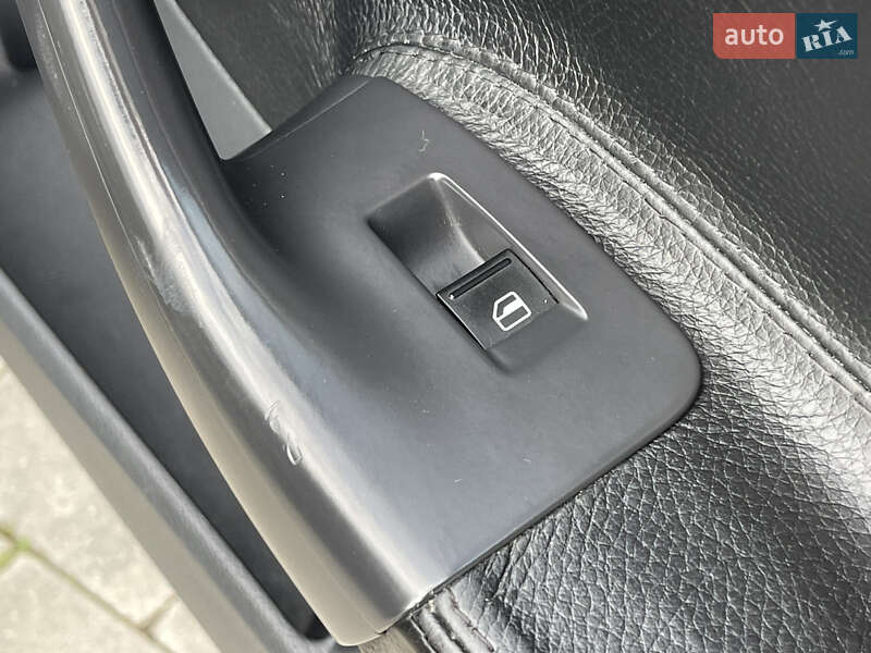 Хетчбек Volkswagen Golf 2008 в Рівному