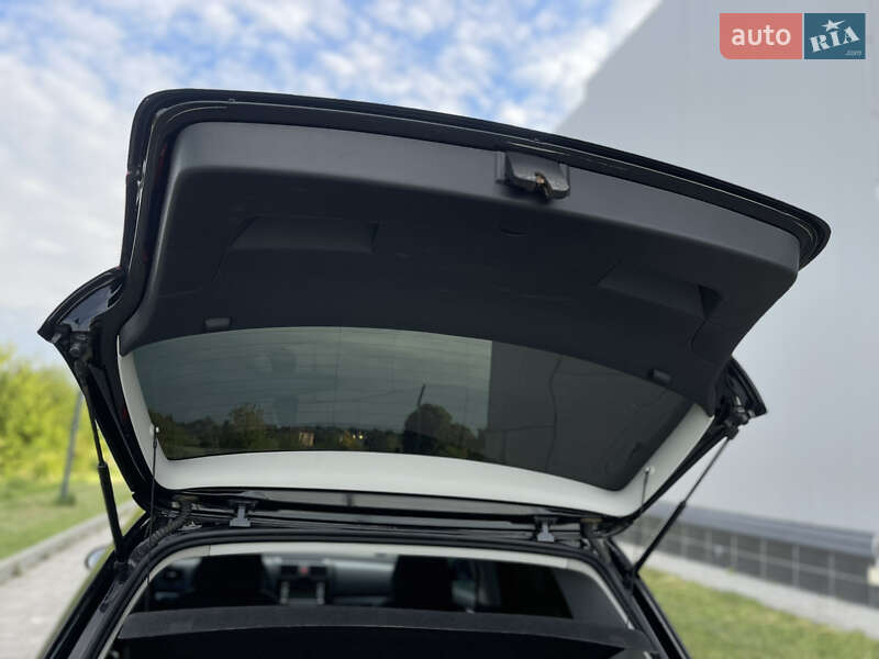 Хетчбек Volkswagen Golf 2008 в Рівному