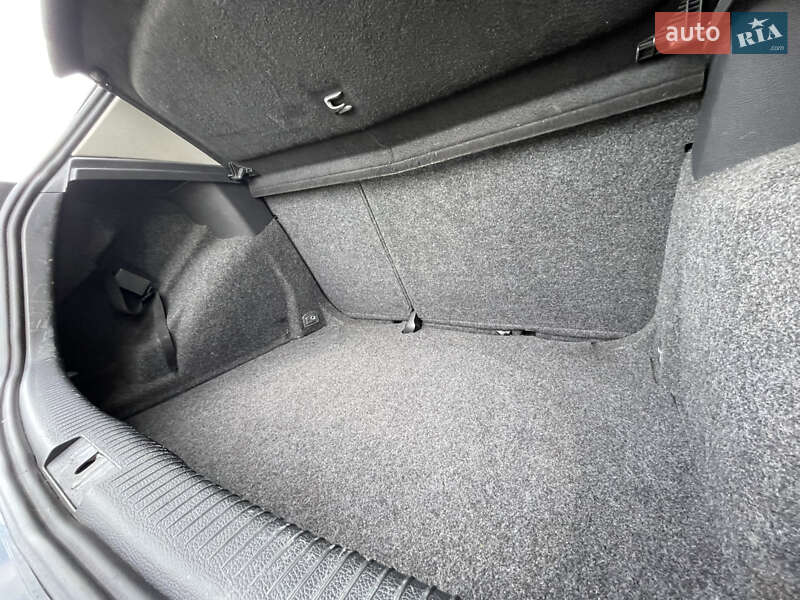 Хетчбек Volkswagen Golf 2008 в Рівному