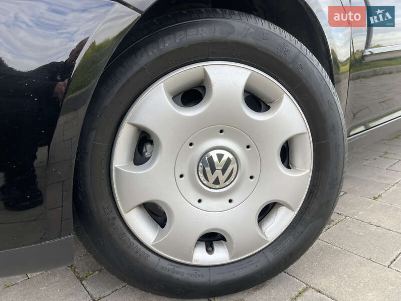 Хетчбек Volkswagen Golf 2008 в Рівному