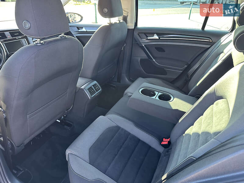 Универсал Volkswagen Golf 2016 в Лопатине фото 47 Универсал Volkswagen Golf 2016 в Лопатине