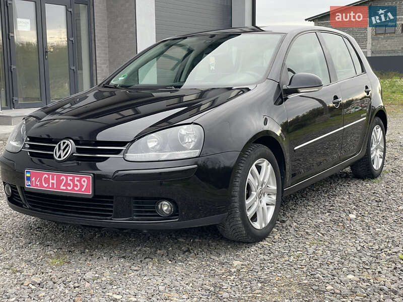 Хэтчбек Volkswagen Golf 2008 в 