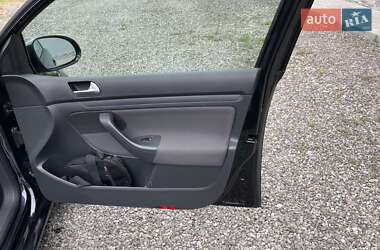 Хэтчбек Volkswagen Golf 2008 в 