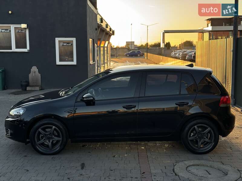 Хетчбек Volkswagen Golf 2010 в Мукачевому