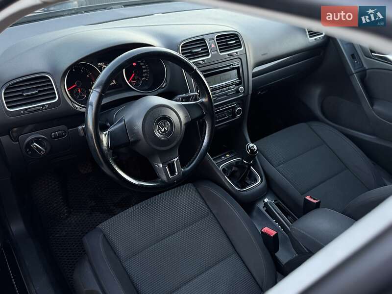Хетчбек Volkswagen Golf 2010 в Мукачевому