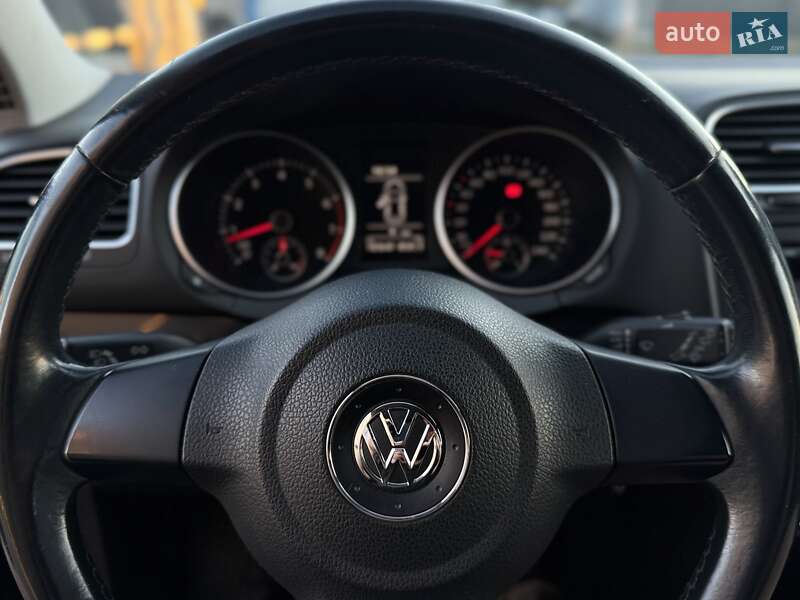 Хетчбек Volkswagen Golf 2010 в Мукачевому
