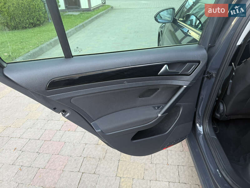 Универсал Volkswagen Golf 2017 в Стрые фото 47 Универсал Volkswagen Golf 2017 в Стрые
