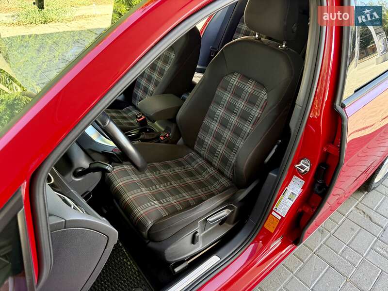 Хэтчбек Volkswagen Golf 2017 в Днепре фото 20 Хэтчбек Volkswagen Golf 2017 в Днепре
