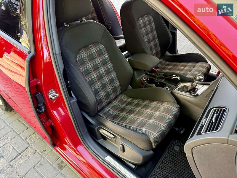 Хэтчбек Volkswagen Golf 2017 в Днепре фото 23 Хэтчбек Volkswagen Golf 2017 в Днепре
