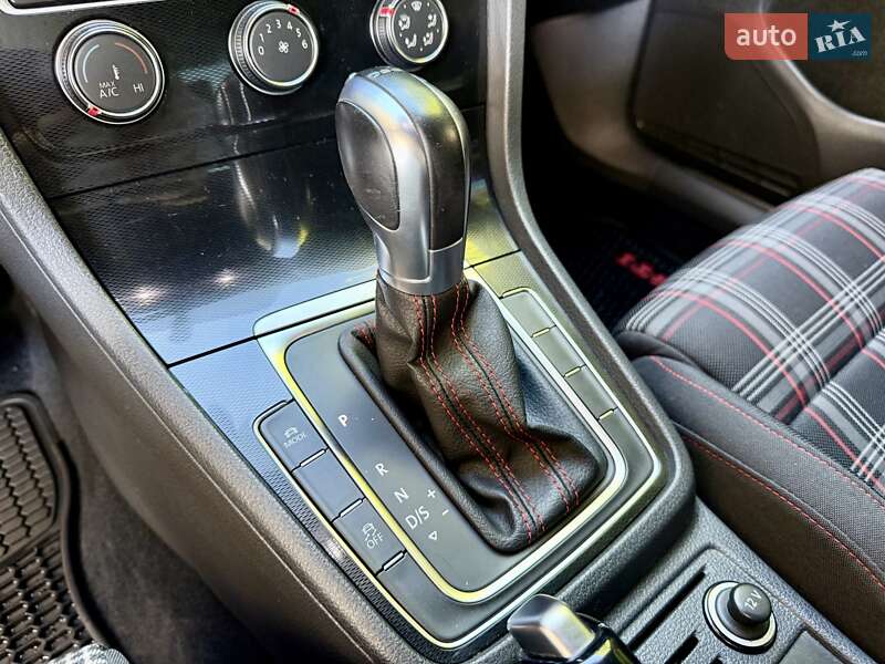 Хэтчбек Volkswagen Golf 2017 в Днепре фото 24 Хэтчбек Volkswagen Golf 2017 в Днепре