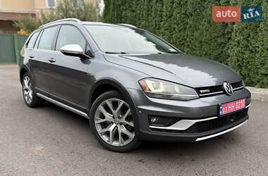 Универсал Volkswagen Golf 2016 в Киеве