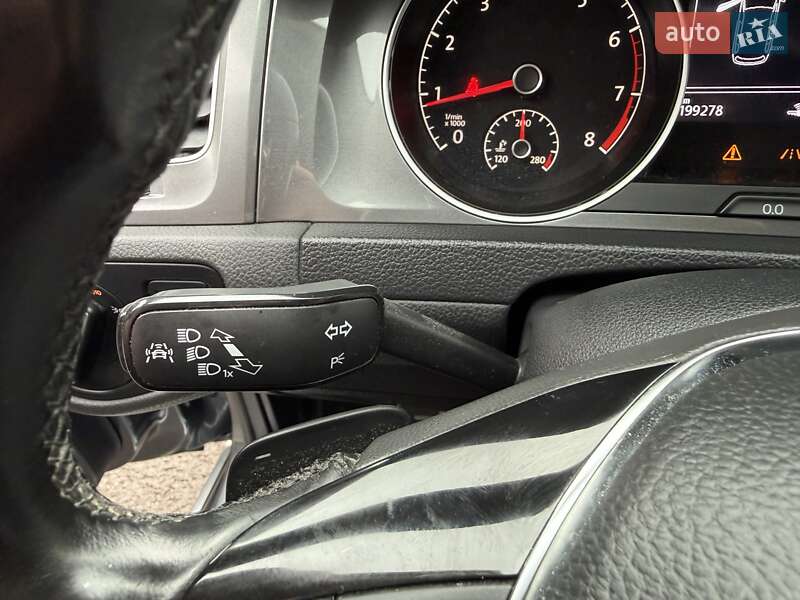 Універсал Volkswagen Golf 2016 в Києві