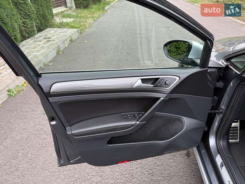 Універсал Volkswagen Golf 2016 в Києві