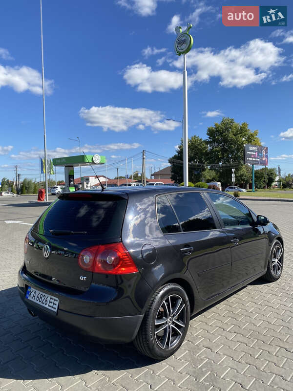 Хетчбек Volkswagen Golf 2006 в Києві