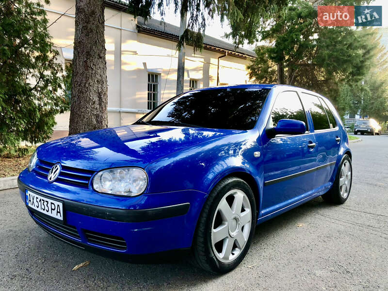 Хэтчбек Volkswagen Golf 2002 в Змиеве