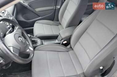 Хэтчбек Volkswagen Golf 2009 в 