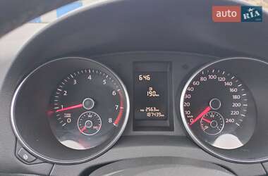 Хэтчбек Volkswagen Golf 2009 в 