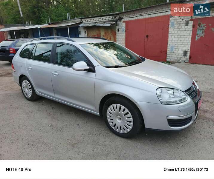 Универсал Volkswagen Golf 2008 в Чернигове