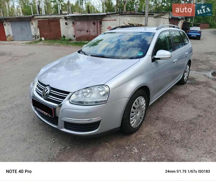 Универсал Volkswagen Golf 2008 в Чернигове
