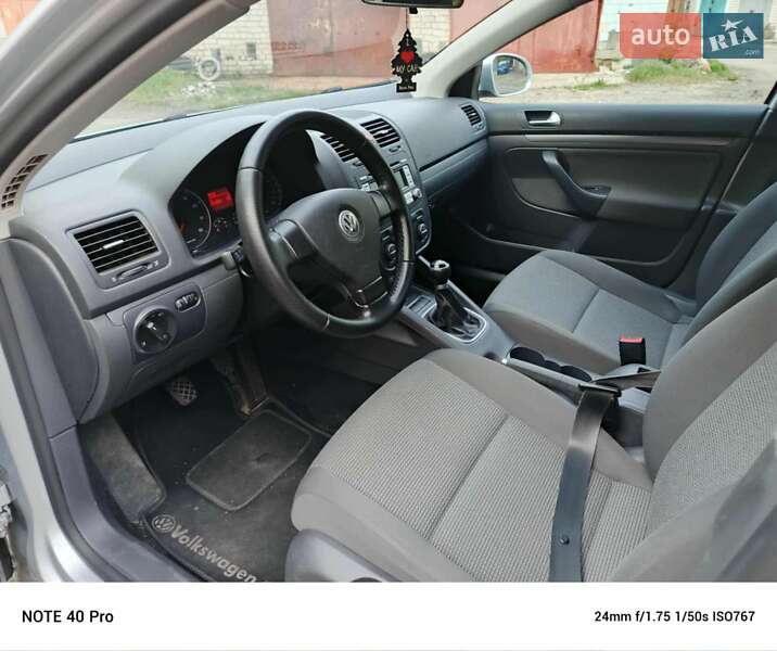 Универсал Volkswagen Golf 2008 в Чернигове