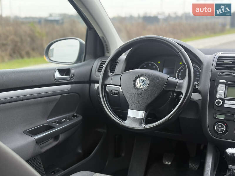 Хэтчбек Volkswagen Golf 2007 в Березане