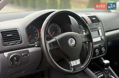 Хэтчбек Volkswagen Golf 2007 в 