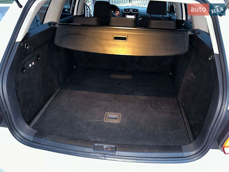 Універсал Volkswagen Golf 2010 в Чернігові