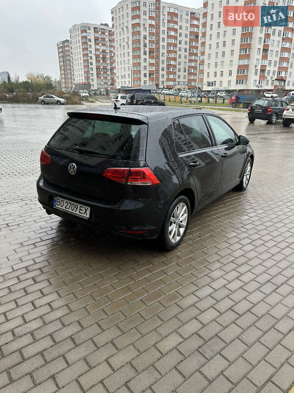 Хэтчбек Volkswagen Golf 2015 в Тернополе