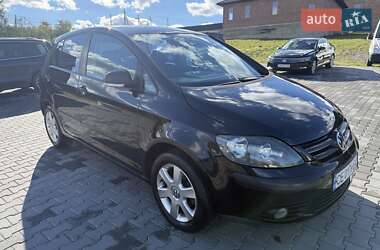 Хэтчбек Volkswagen Golf 2007 в Черновцах