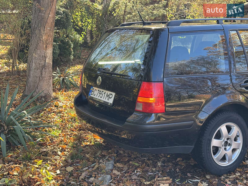 Універсал Volkswagen Golf 2005 в Дрогобичі