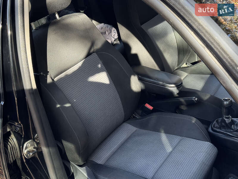 Універсал Volkswagen Golf 2005 в Дрогобичі