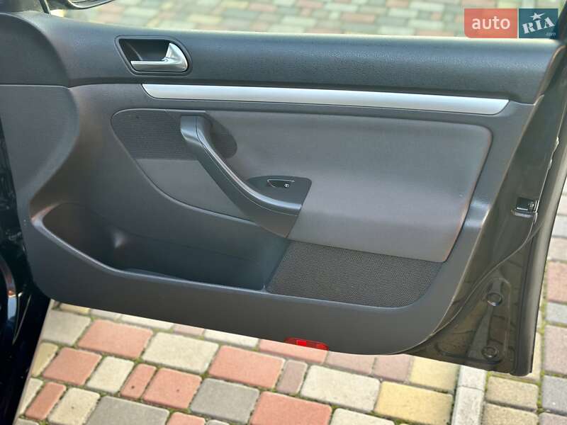 Хэтчбек Volkswagen Golf 2008 в Владимирце фото 23 Хэтчбек Volkswagen Golf 2008 в Владимирце