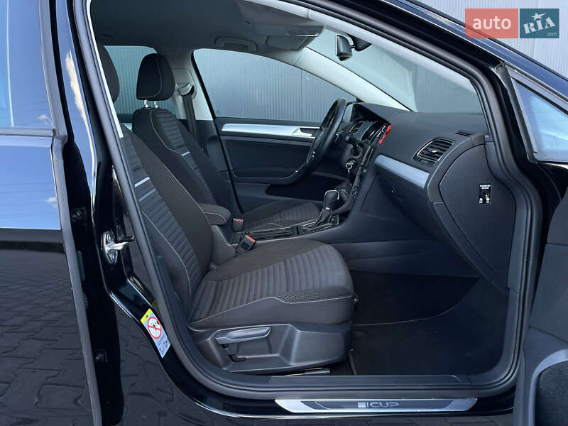 Универсал Volkswagen Golf 2014 в Львове