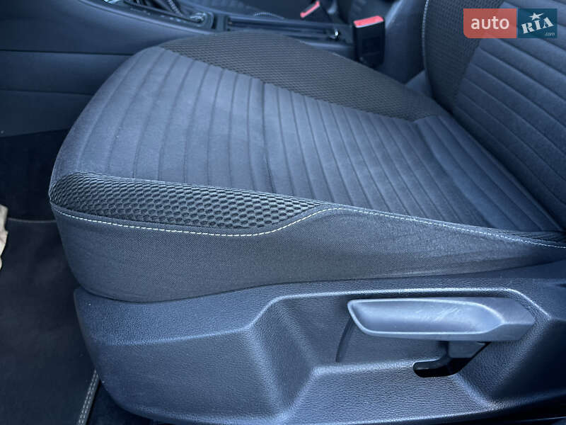 Универсал Volkswagen Golf 2014 в Львове