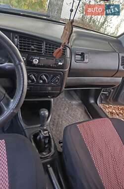 Хэтчбек Volkswagen Golf 1993 в  фото 2 Хэтчбек Volkswagen Golf 1993 в