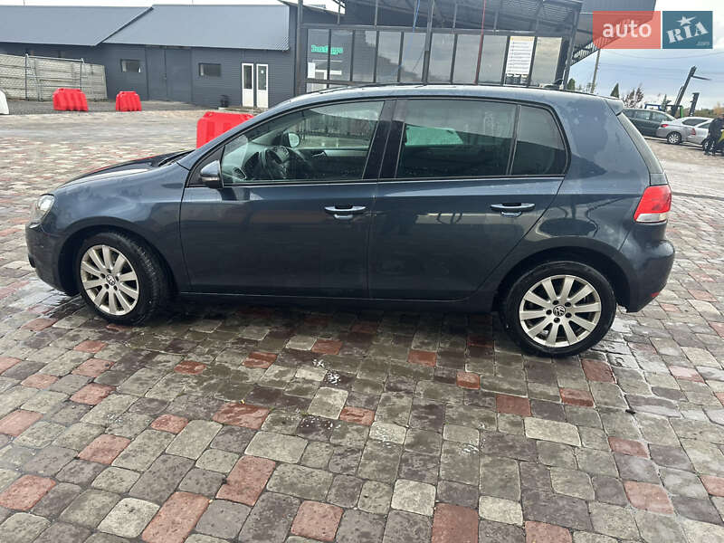 Хетчбек Volkswagen Golf 2010 в Великій Багачці
