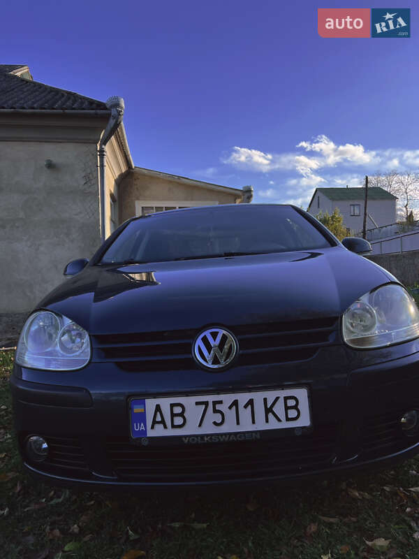 Хетчбек Volkswagen Golf 2004 в Шаргороді