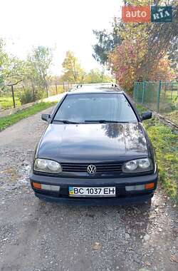 Універсал Volkswagen Golf 1995 в Стрию