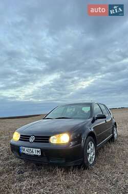 Хэтчбек Volkswagen Golf 1999 в Дубровице