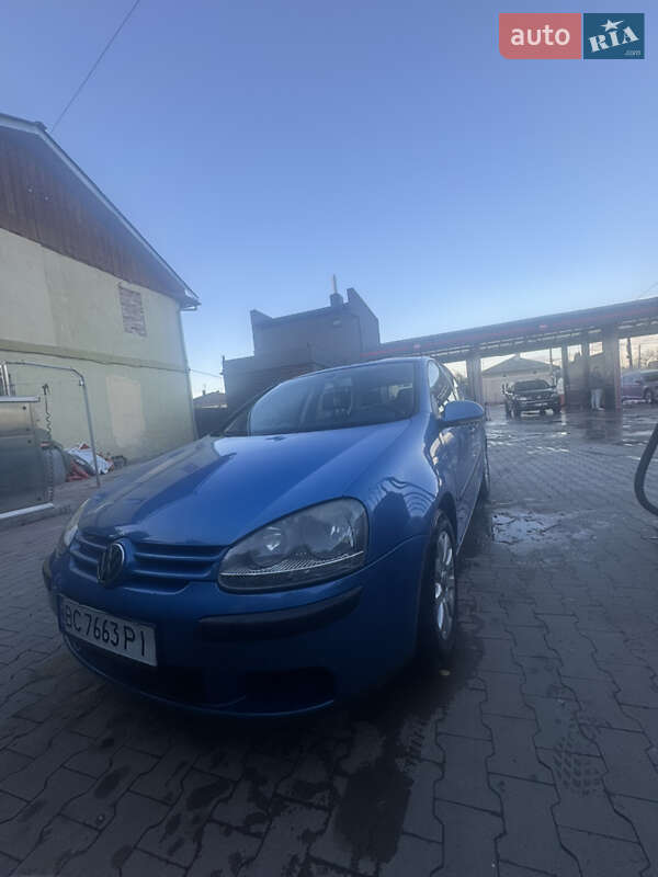 Хэтчбек Volkswagen Golf 2003 в Ивано-Франковске
