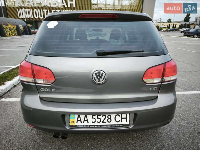 Хетчбек Volkswagen Golf 2010 в Києві