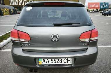 Хэтчбек Volkswagen Golf 2010 в 