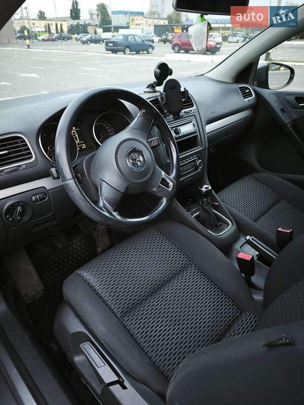 Хетчбек Volkswagen Golf 2010 в Києві